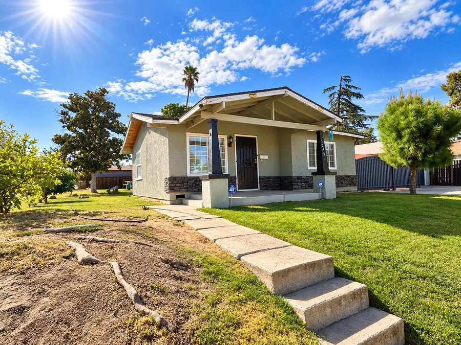 1247 E Cortland Avenue, Fresno, CA 93704 - #2