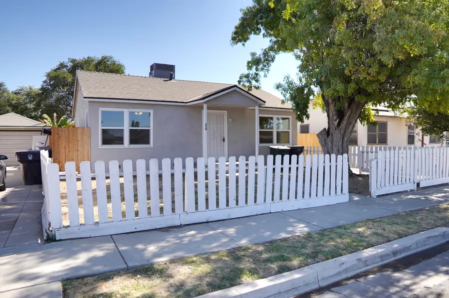 848 N E Street, Tulare, CA 93274 - #2