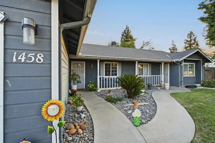 1458 Mary Court, Exeter, CA 93221 - #3