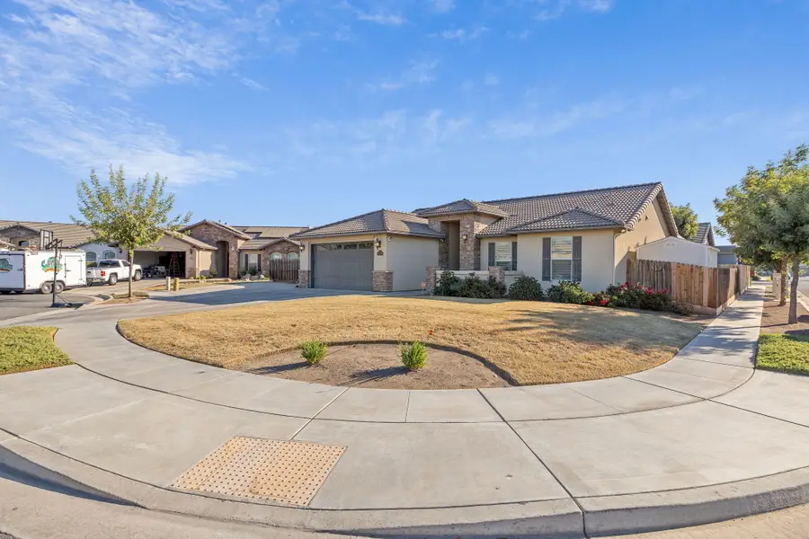 1498 Desperado Court, Tulare, CA 93274 - #3