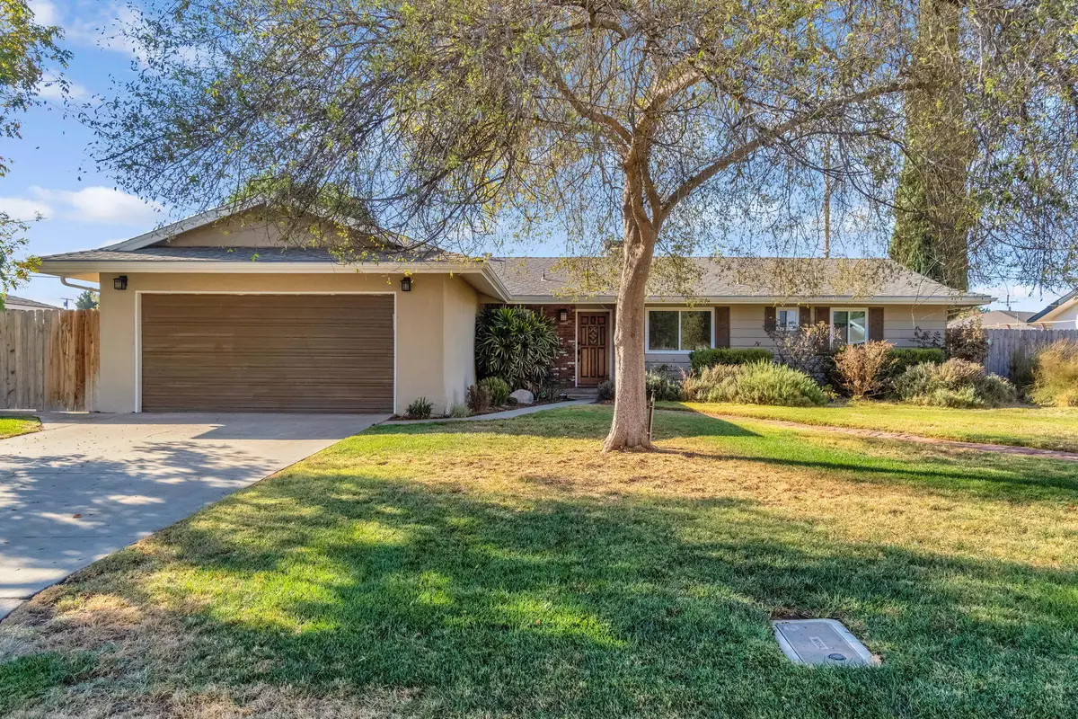 175 E Birch Avenue, Hanford, CA 93230 - #1