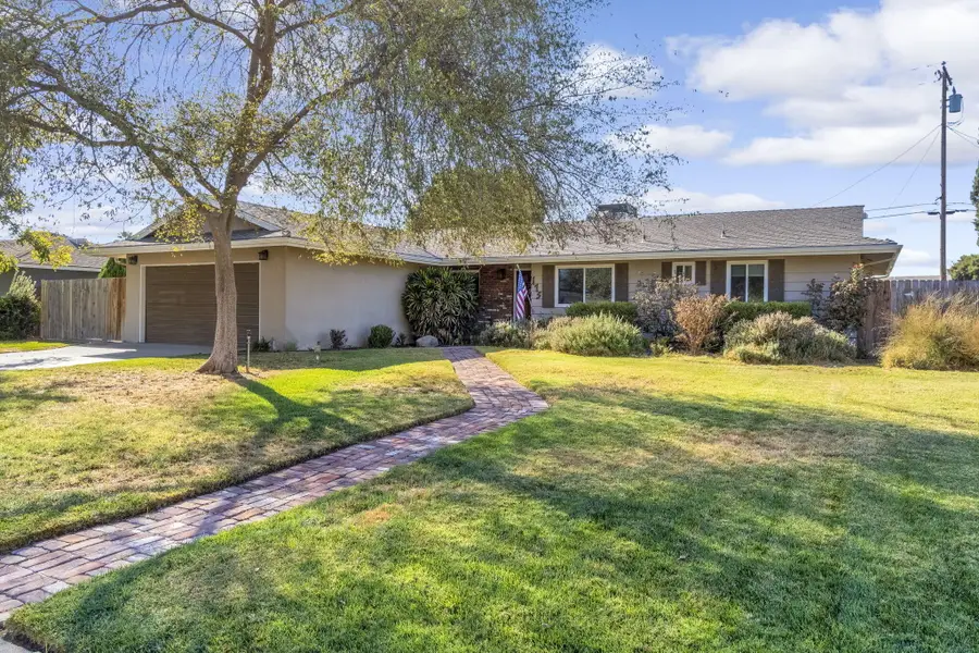 175 E Birch Avenue, Hanford, CA 93230 - #2
