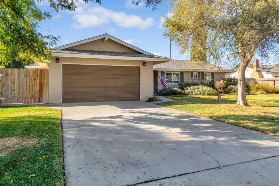 175 E Birch Avenue, Hanford, CA 93230 - #3