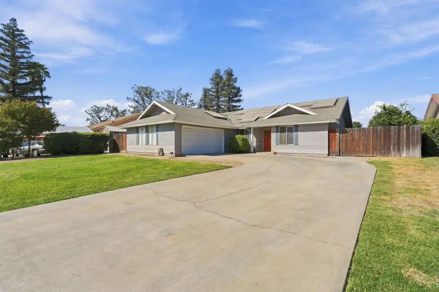 1920 E Mary Avenue, Visalia, CA 93292 - #2