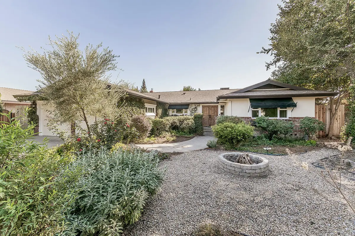 783 W Carpenter Avenue, Reedley, CA 93654 - #1