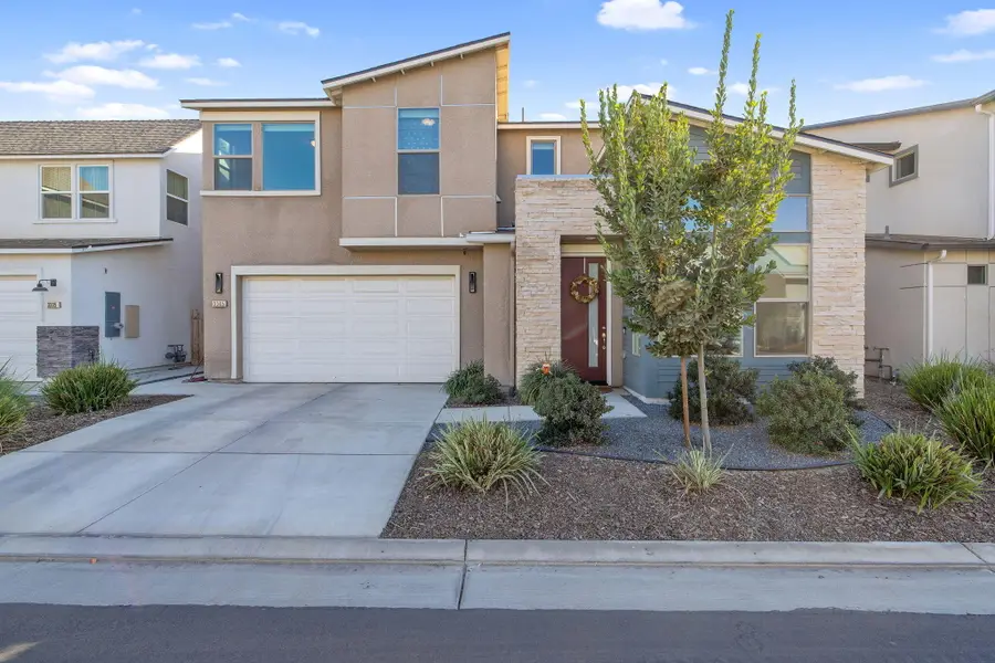 3345 W Florence Avenue, Visalia, CA 93277 - #2