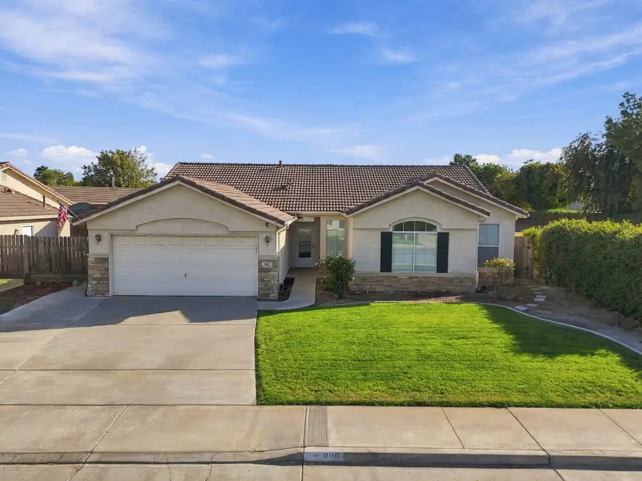 989 W Northstar Drive, Hanford, CA 93230 - #2