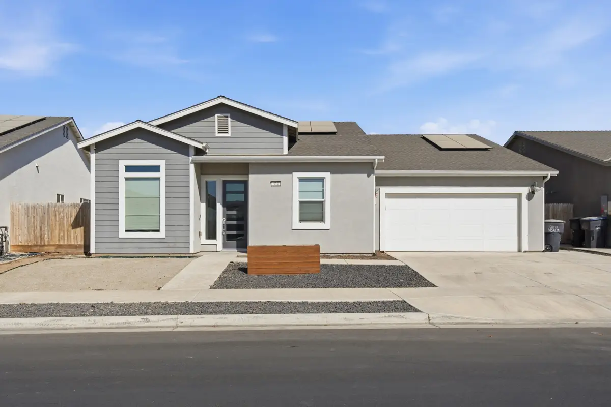 324 E Newton Avenue, Visalia, CA 93291 - #1