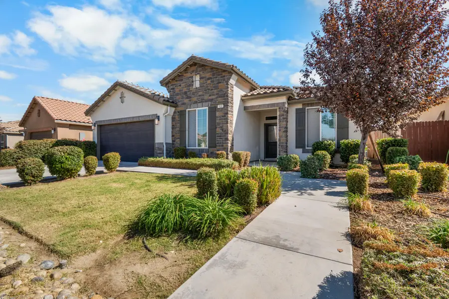 918 S Crumal Street, Visalia, CA 93292 - #2