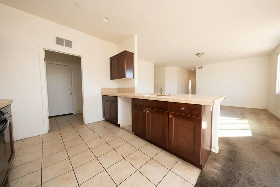 1186 Rosemary, Dinuba, CA 93618 - #3