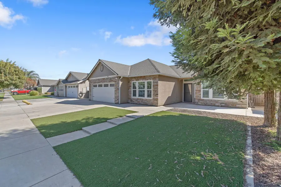 2373 E Tuolumne Avenue, Tulare, CA 93274 - #3