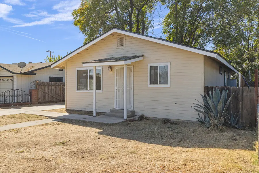 535 N Mirage Avenue, Lindsay, CA 93247 - #2