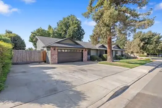1987 W Orange Avenue, Porterville, CA 93257 - #1