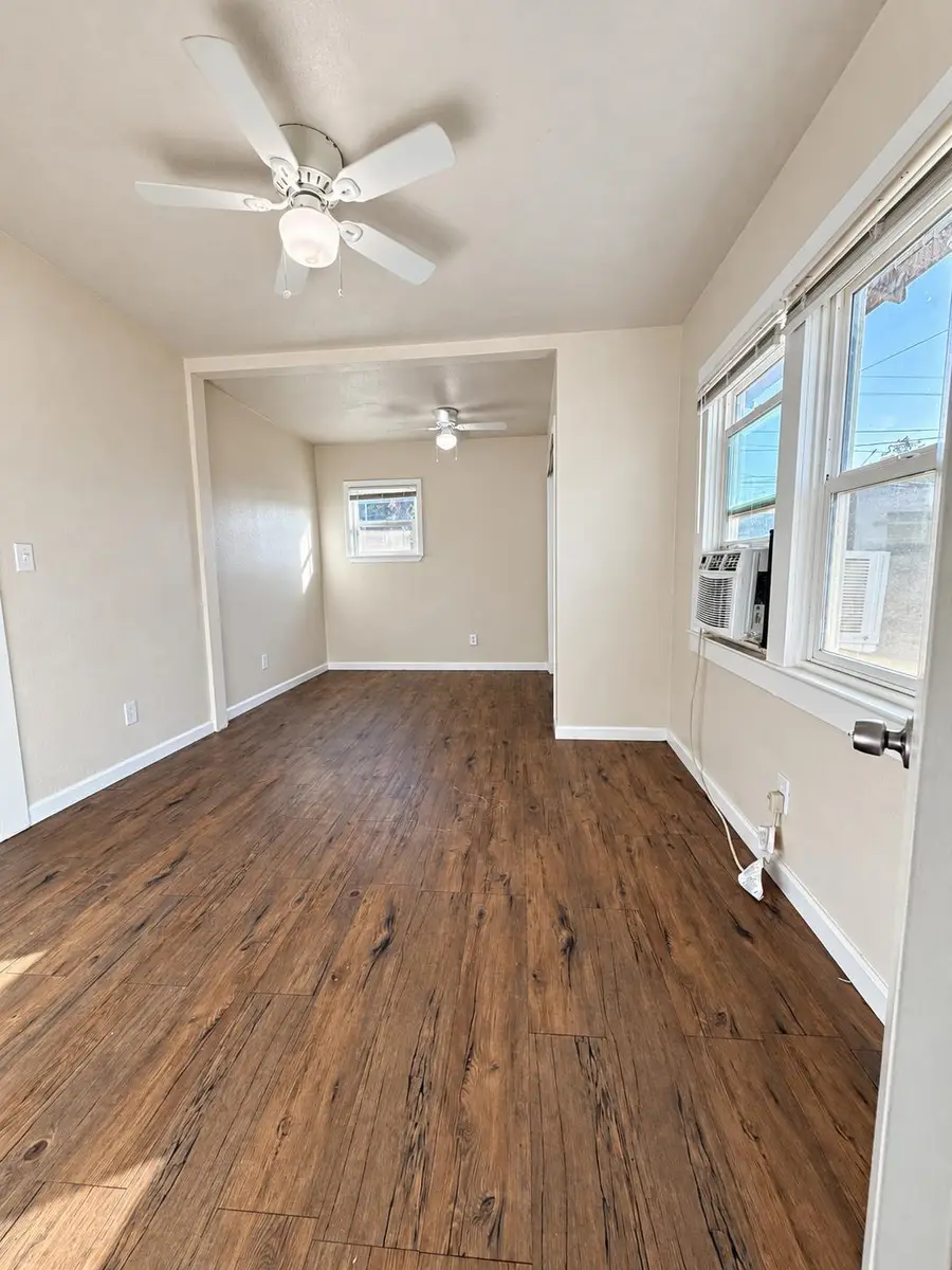 415 W Florinda Street, Hanford, CA 93230 - #3