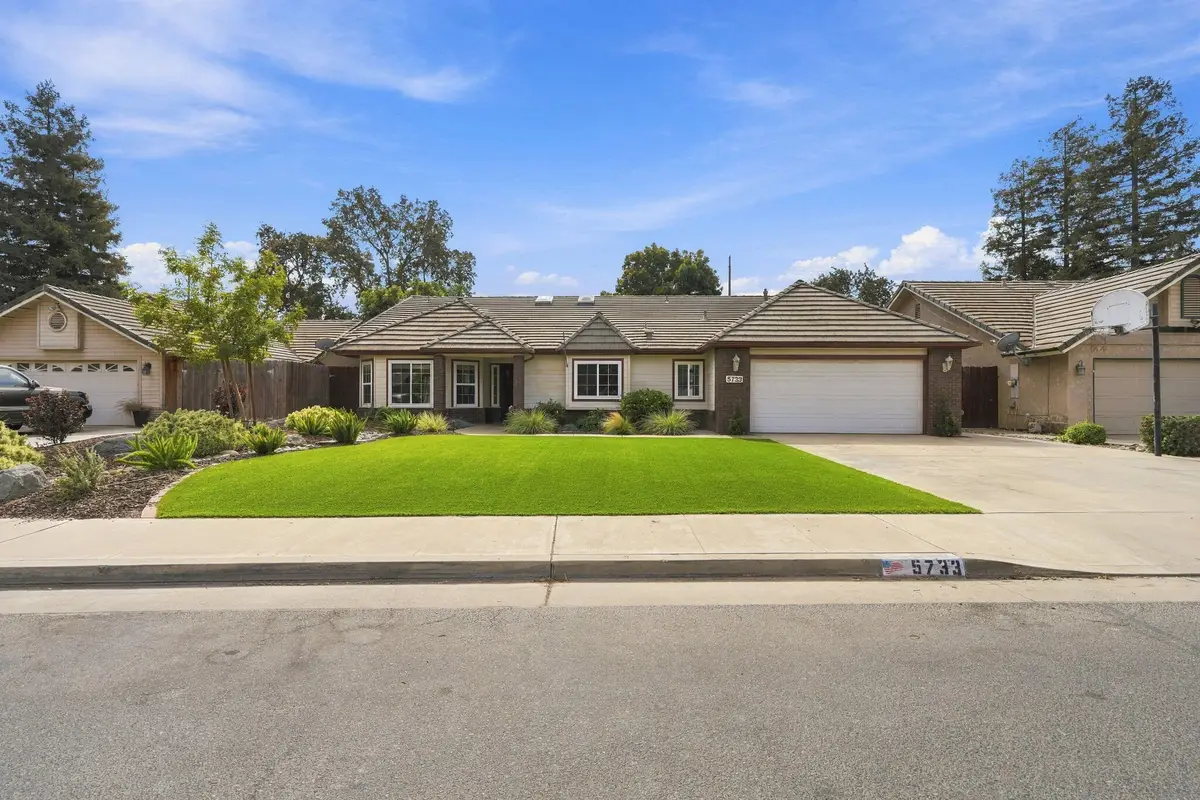 5733 W Vassar, Visalia, CA 93277 - #1