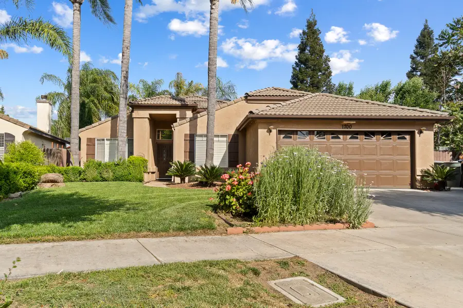 1700 N Rio Vista Court, Visalia, CA 93292 - #2
