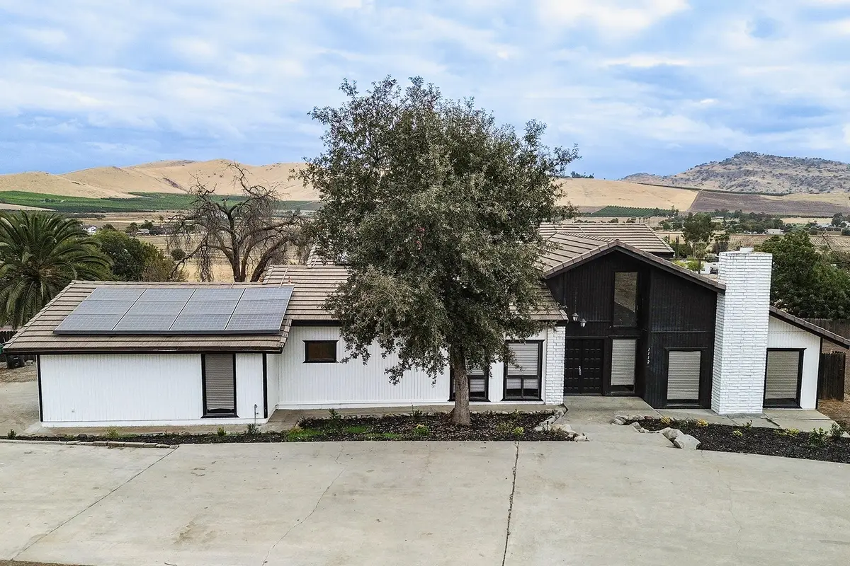 1112 N Scenic Drive, Porterville, CA 93257 - #1