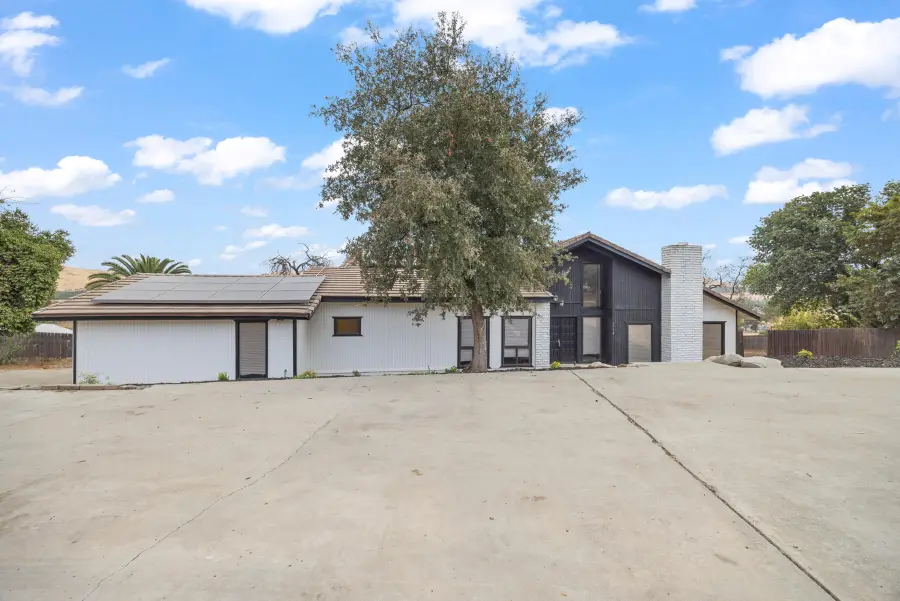 1112 N Scenic Drive, Porterville, CA 93257 - #2