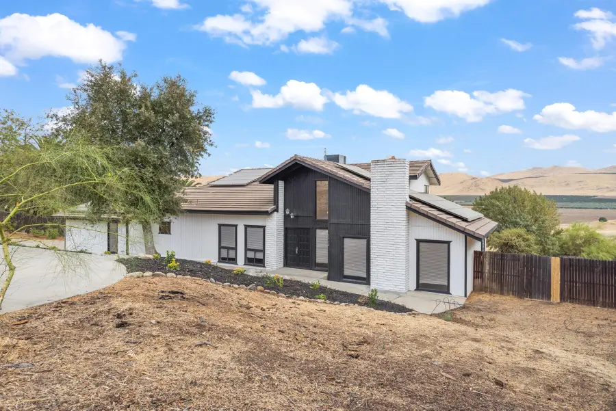 1112 N Scenic Drive, Porterville, CA 93257 - #3