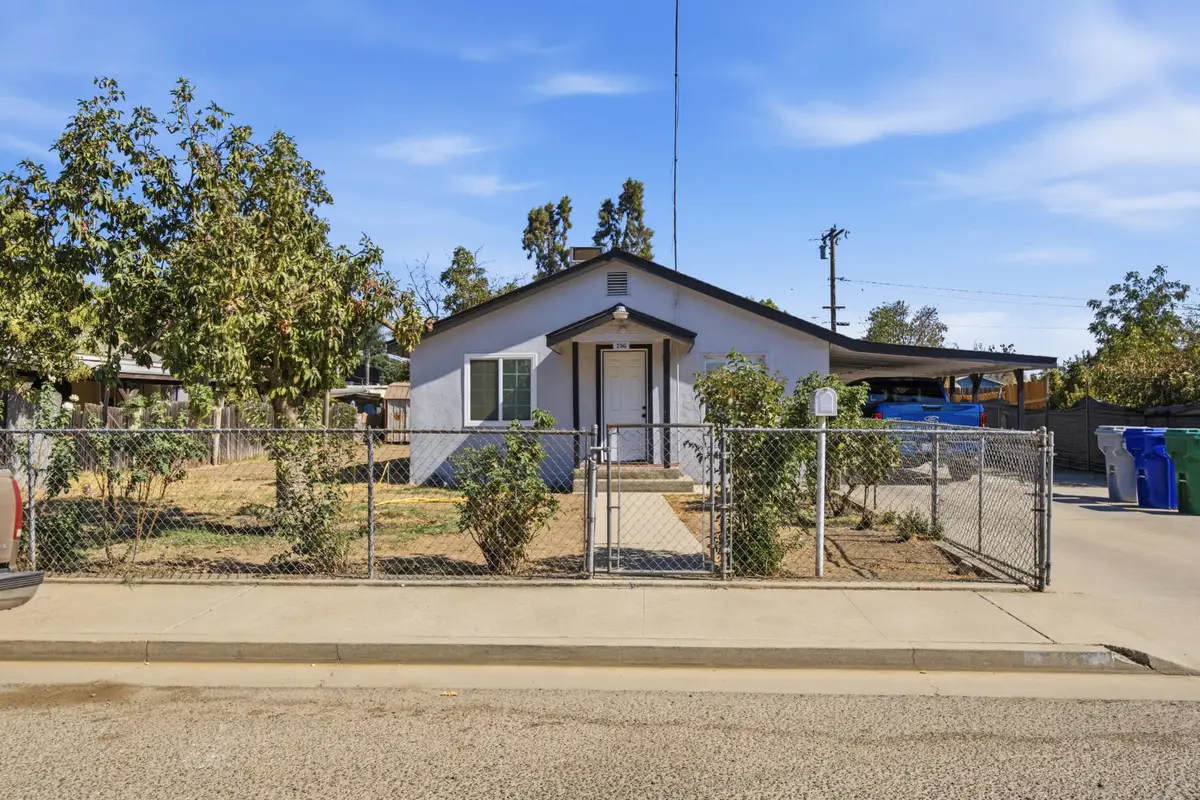 796 S Kern Avenue, Farmersville, CA 93223 - #1