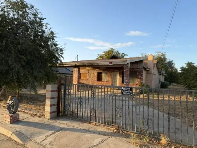 905 W Mariposa Street, Lindsay, CA 93247 - #2