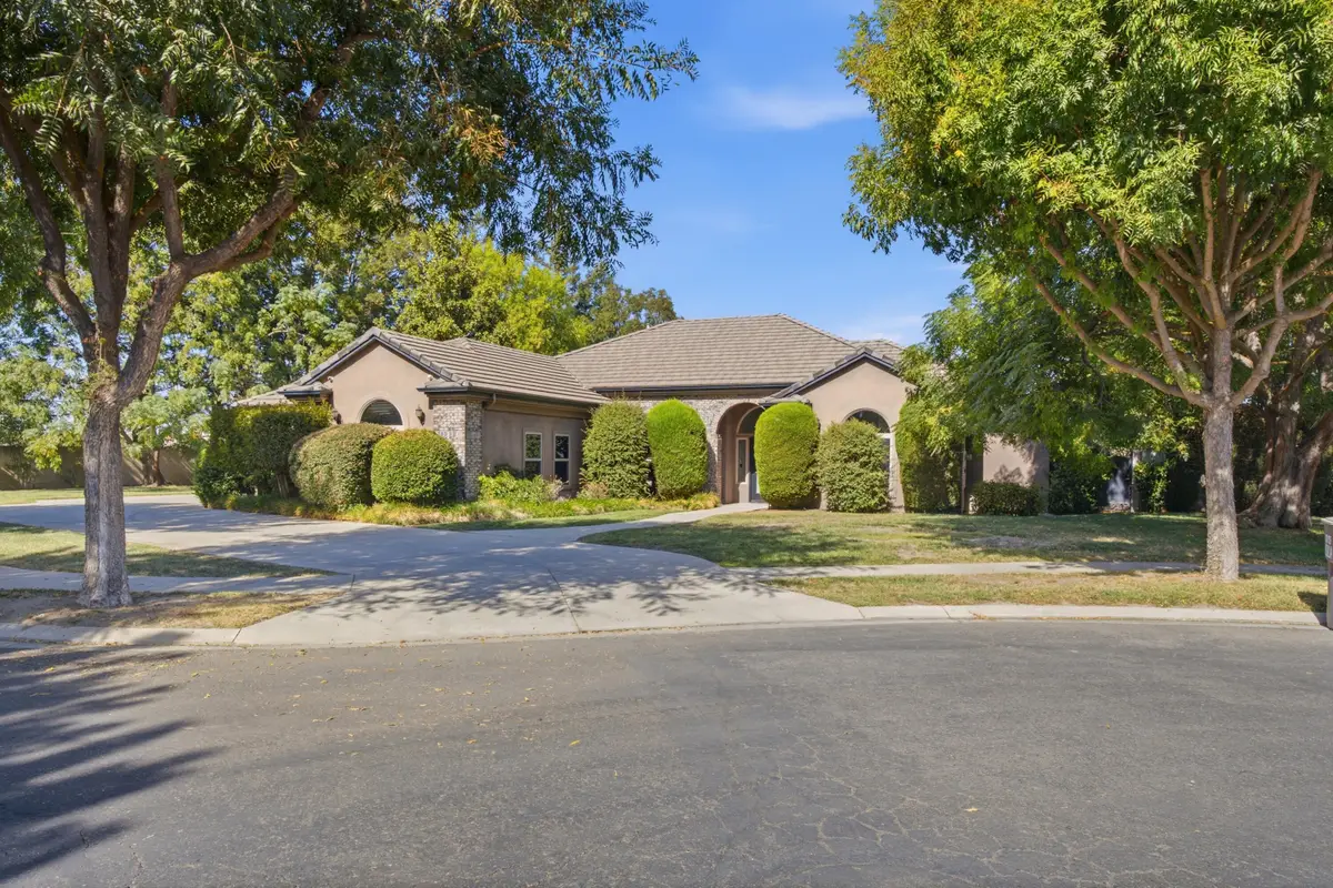 6822 W Grove Avenue, Visalia, CA 93291 - #1
