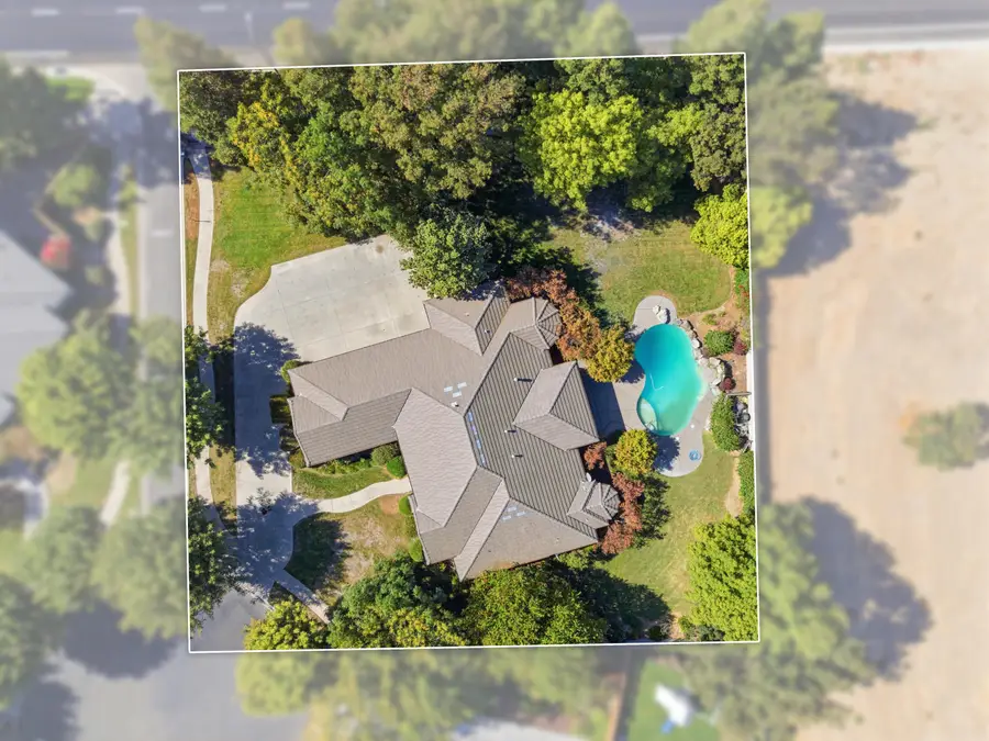 6822 W Grove Avenue, Visalia, CA 93291 - #3