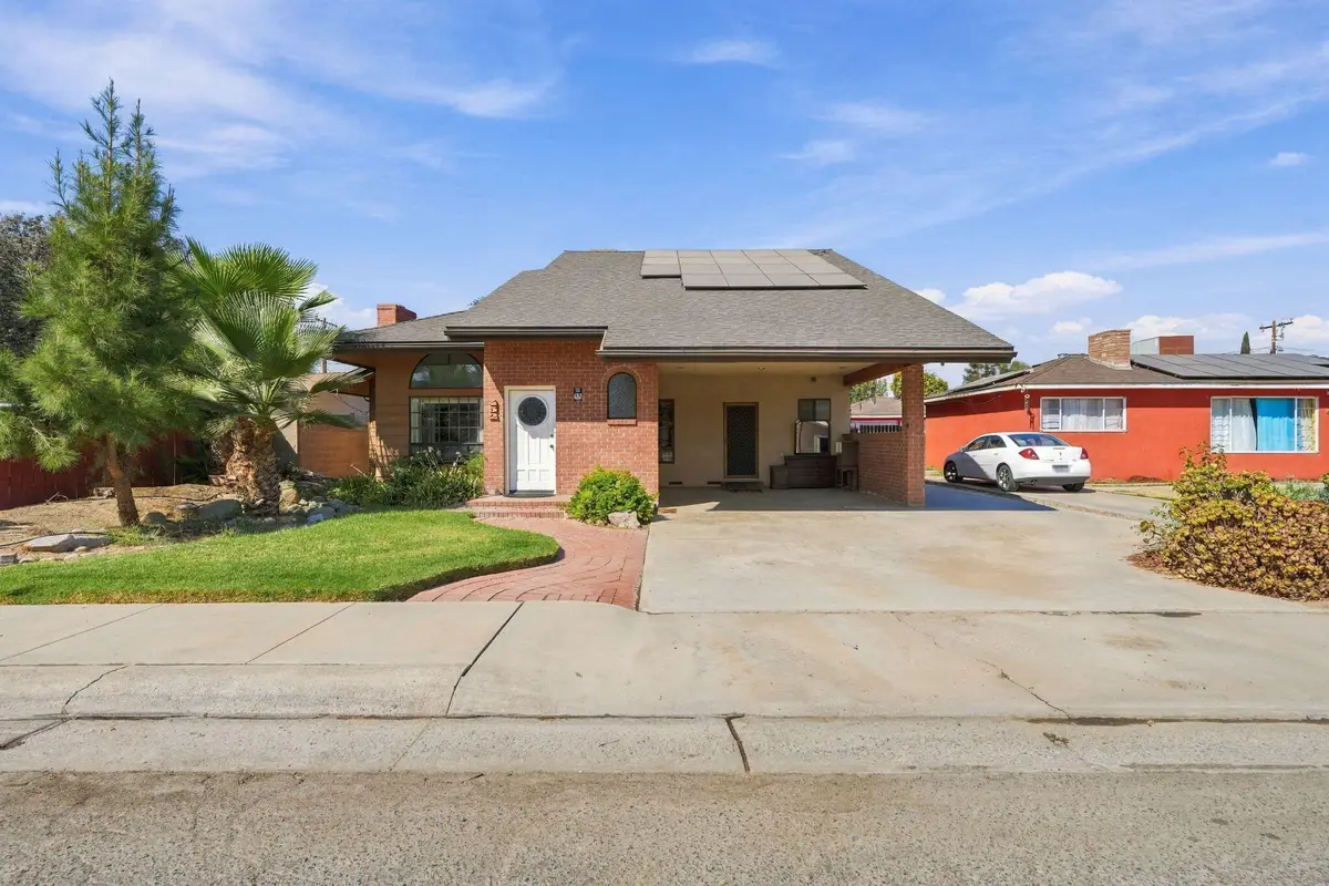 452 W Belleview Avenue, Porterville, CA 93257 - #1