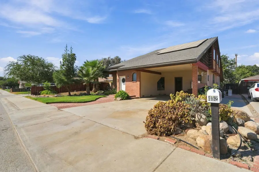 452 W Belleview Avenue, Porterville, CA 93257 - #3