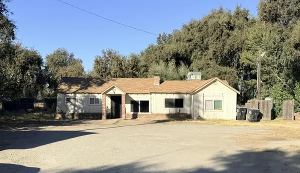 143 S Linwood Street, Visalia, CA 93291
