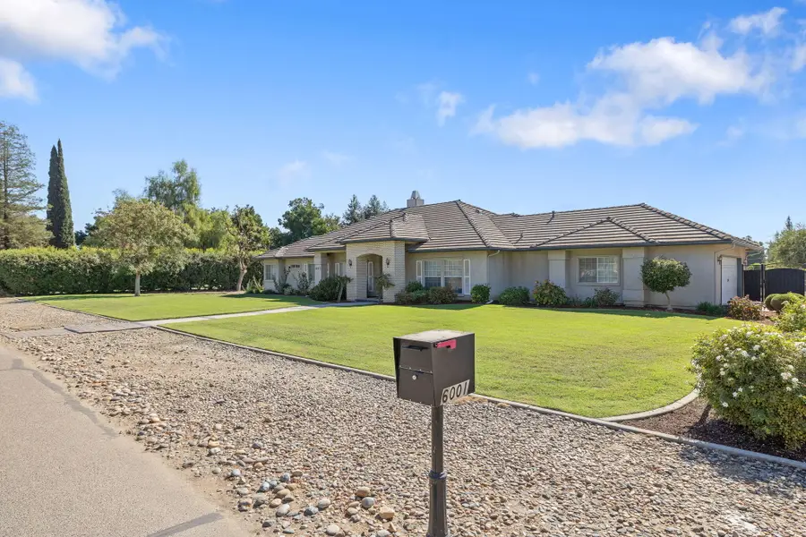 6001 W Grove Court, Visalia, CA 93291 - #3