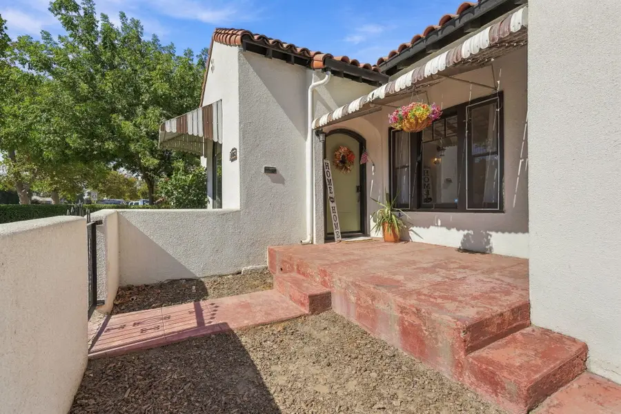 1096 E Tulare Avenue, Tulare, CA 93274 - #3