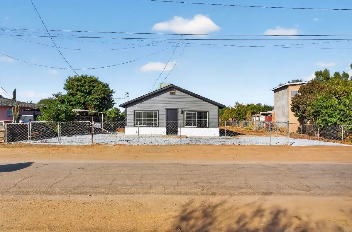 19355 Rd 234, Strathmore, CA 93267 - #1
