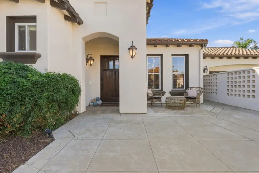 5515 W Sunnyview Avenue, Visalia, CA 93291 - #2
