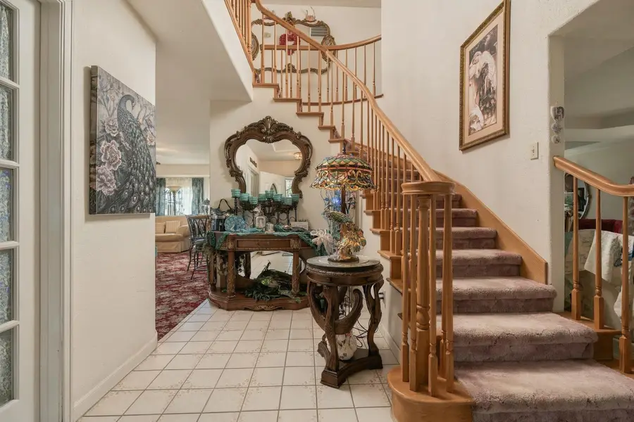1127 W Gail Avenue, Tulare, CA 93274 - #2