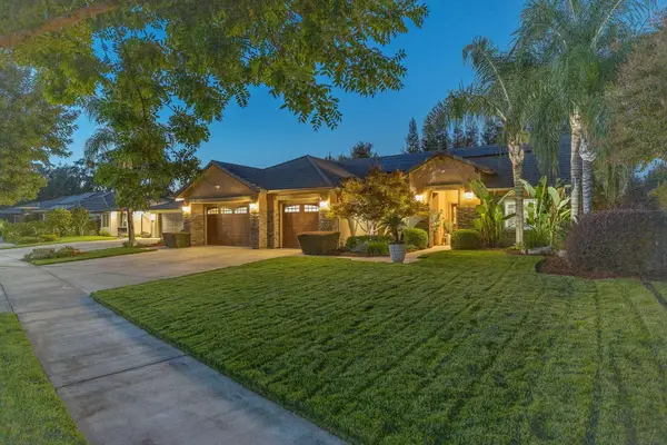 4042 W Lark, Visalia, CA 93291