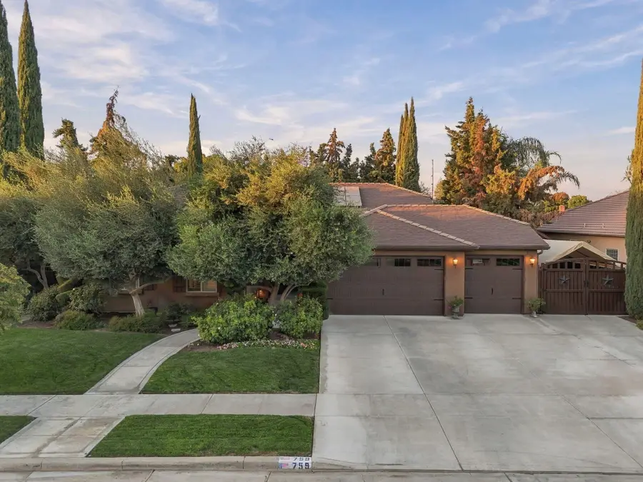 759 Davis Avenue, Exeter, CA 93221 - #2