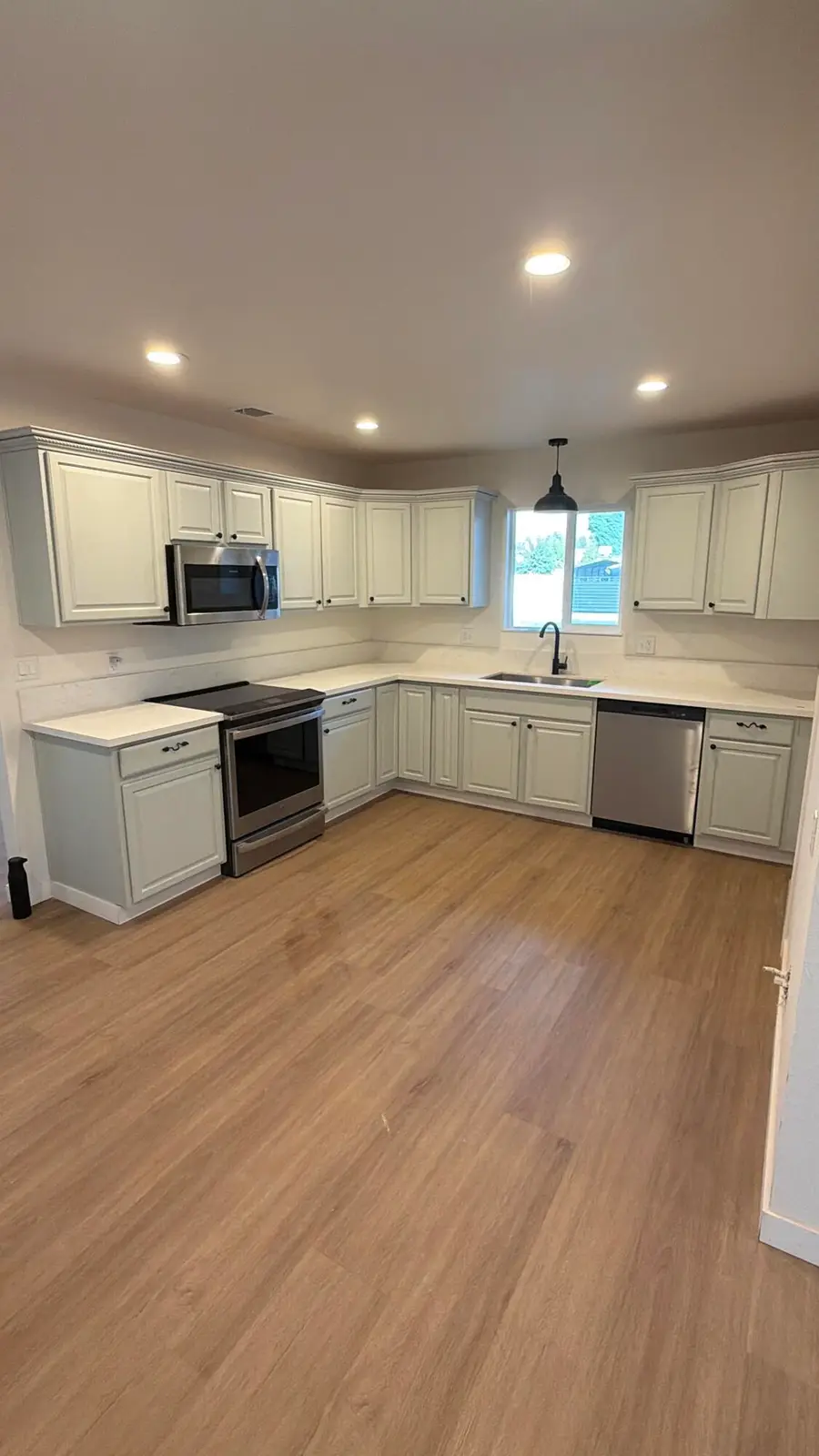 285 Orangewood Avenue, Lindsay, CA 93247 - #2