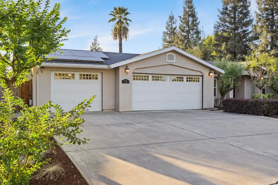 525 N Greenview Court, Visalia, CA 93291 - #3