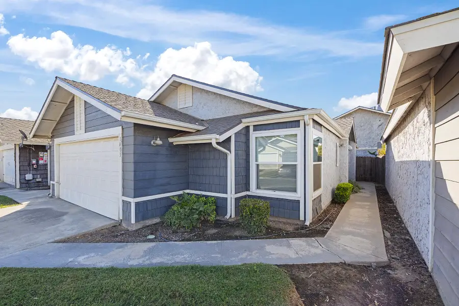1403 E Sunnyview Avenue, Visalia, CA 93292 - #2
