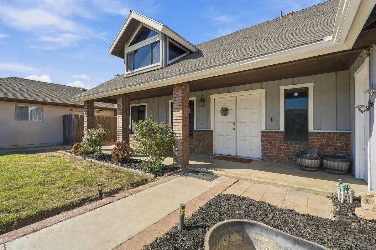 311 S Lotas Street, Porterville, CA 93257 - #1
