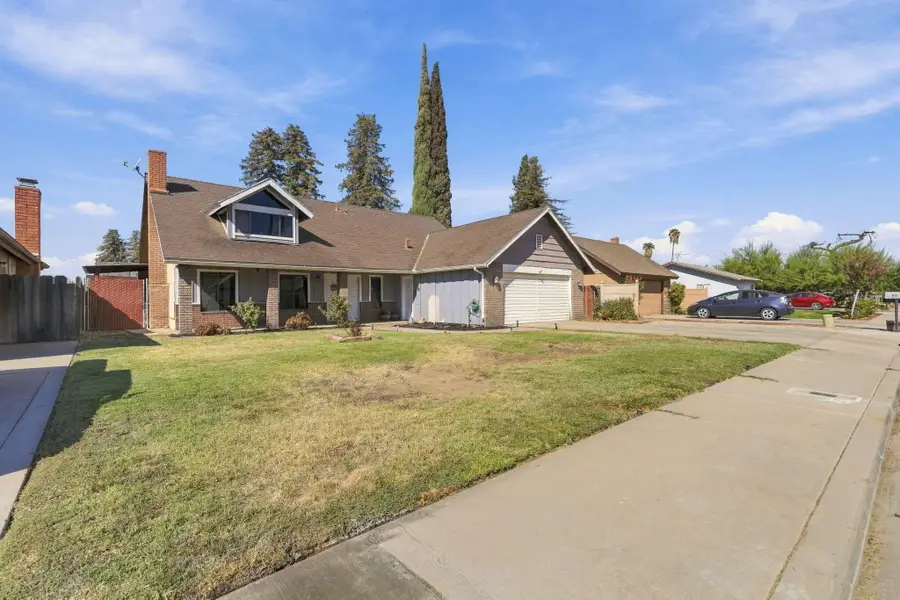 311 S Lotas Street, Porterville, CA 93257 - #2