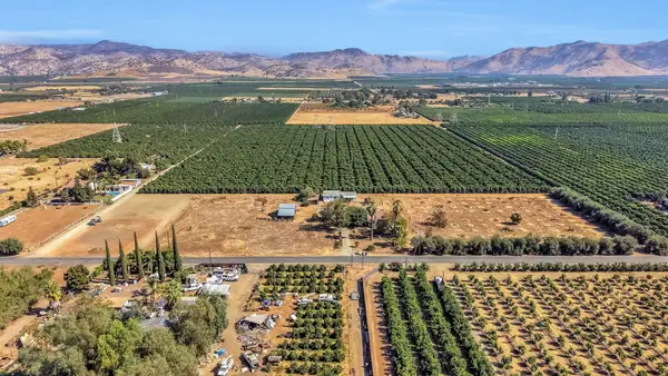 42458 Road 136, Orosi, CA 93647