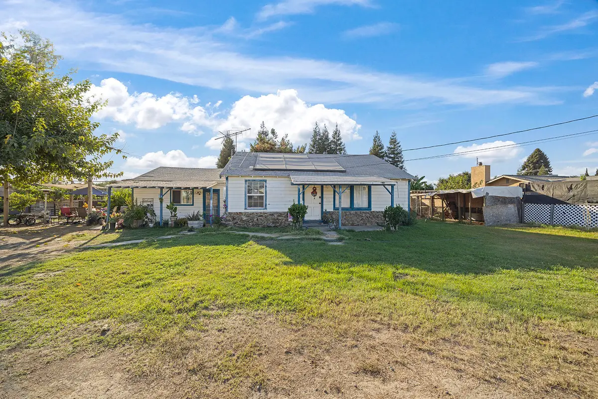 505 W Mulberry Avenue, Porterville, CA 93257 - #1