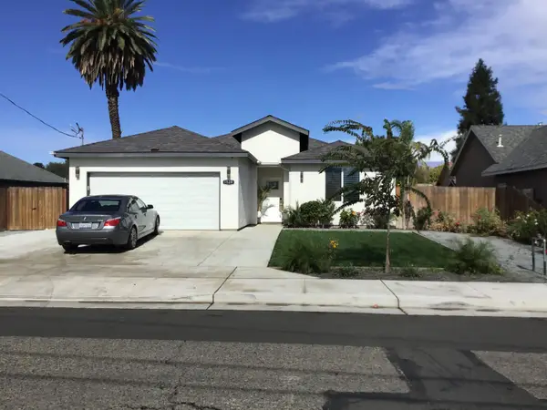 1528 E Ferguson Avenue, Visalia, CA 93292