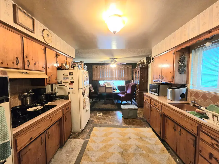 786 N Denair Street, Tulare, CA 93274 - #3