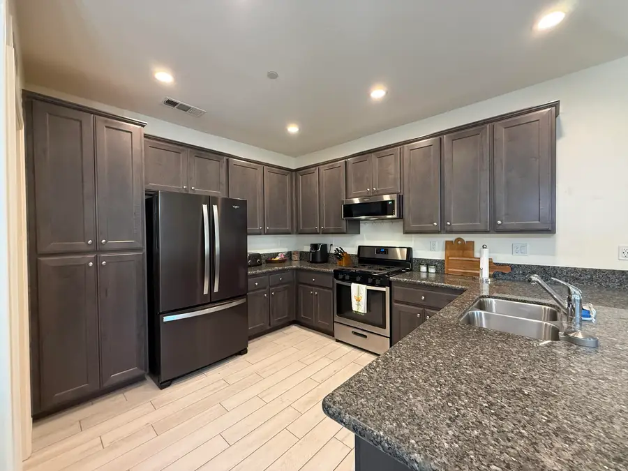 3265 Alexandria Street, Tulare, CA 93274 - #3