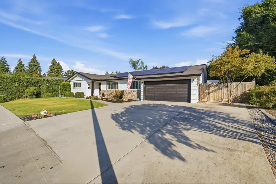 3126 W Mill Creek Drive, Visalia, CA 93291 - #3