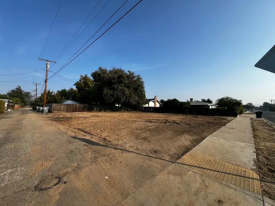 333 E Palm Street, Exeter, CA 93221 - #2