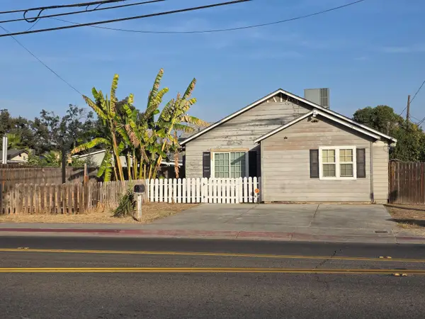 1122 Chinowth Street, Visalia, CA 93291